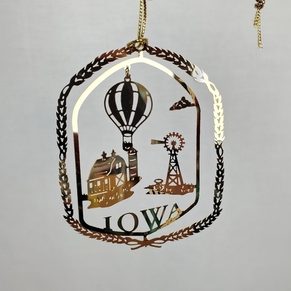 Nation's Treasures 24K gold Iowa Ornament - Picture 1 of 9